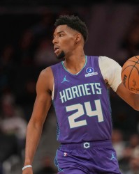 开云app-全民皆兵！黄蜂全队10人有得分进账 其中8人得分上双