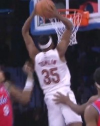 开云官网-追回来了！汤姆林切入接泰森妙传双手砸扣2+1