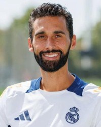 开云app-死磕穆里尼奥！皇马欧冠大名单公布，姆巴佩领衔，后防主力缺席