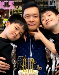 开云体育app下载-37岁男篮传奇人物：定居广东，身居要职财富自由，娶娇妻生双胞胎