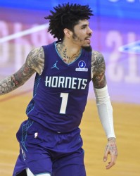 二人转！拉梅洛·鲍尔连续抢断反击送抛传 米勒两次空接得手