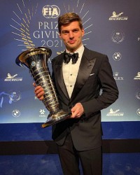 开云官网-汉密尔顿可能就此退役？维斯塔潘：他没有理由退出