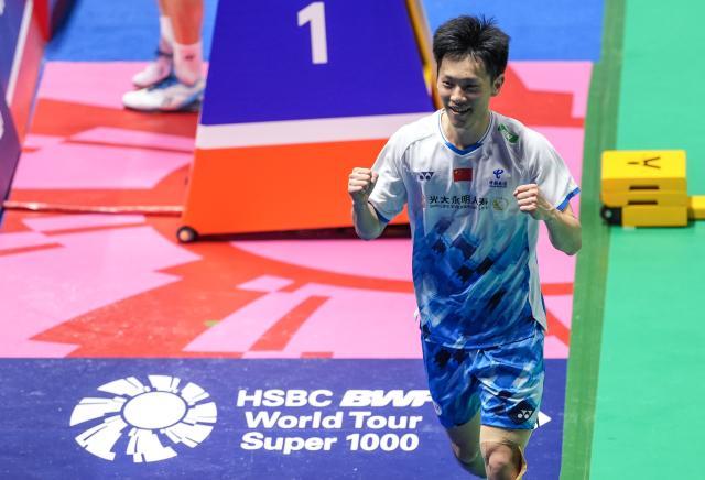 1726663108072013467.jpg (体育)(11)羽毛球——中国公开赛:雷兰曦胜安赛龙晋级男单次轮XxjpseC007142_20240918_PEPFN0A001.jpg